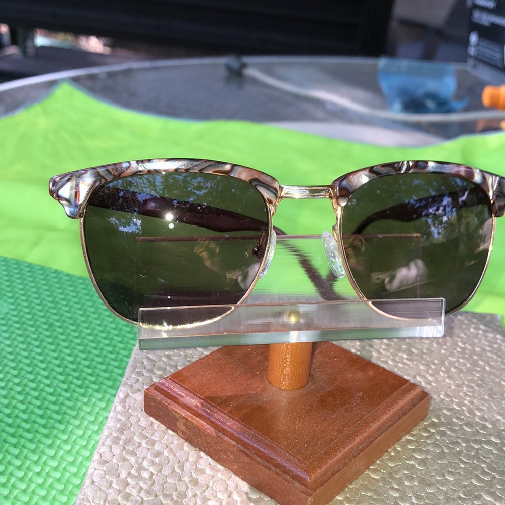 Vintage Guess sunglass